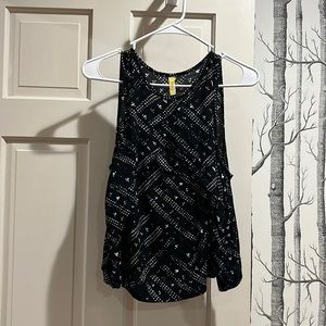 FREE PEOPLE KEYHOLE FRONT BLACK AND WHITE PRINT TANK-WOMEN’S XSMALL